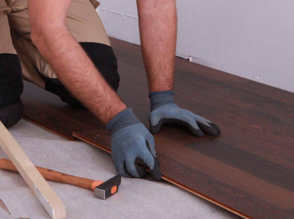 πως τοποθετείται το λαμινέιτ