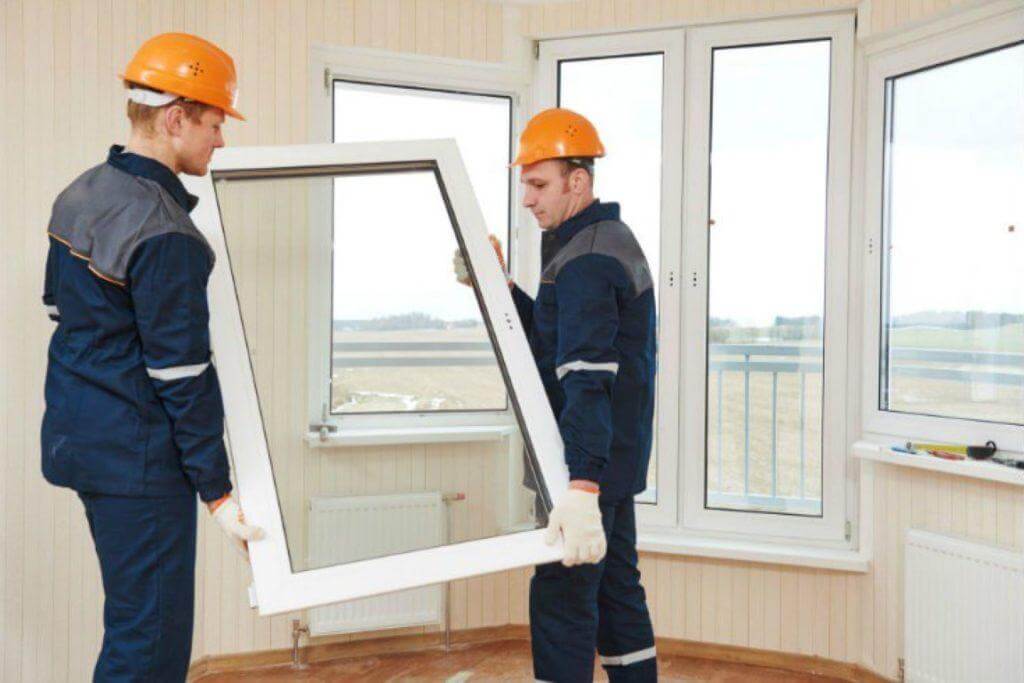 προστασία από τις εξωτερικές συνθήκες με μπαλκονόπορτες και παράθυρα πριν το πάτωμα λαμινέιτ