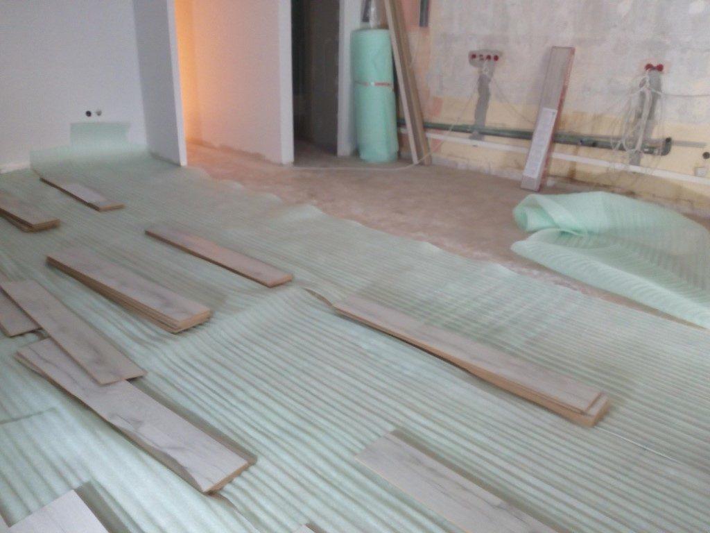 Ηχομονωτικό και θερμομονωτικό υπόστρωμα