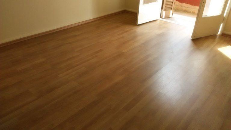 Εγκατάσταση πατώματος laminate στο κέντρο της Θεσσαλονίκης